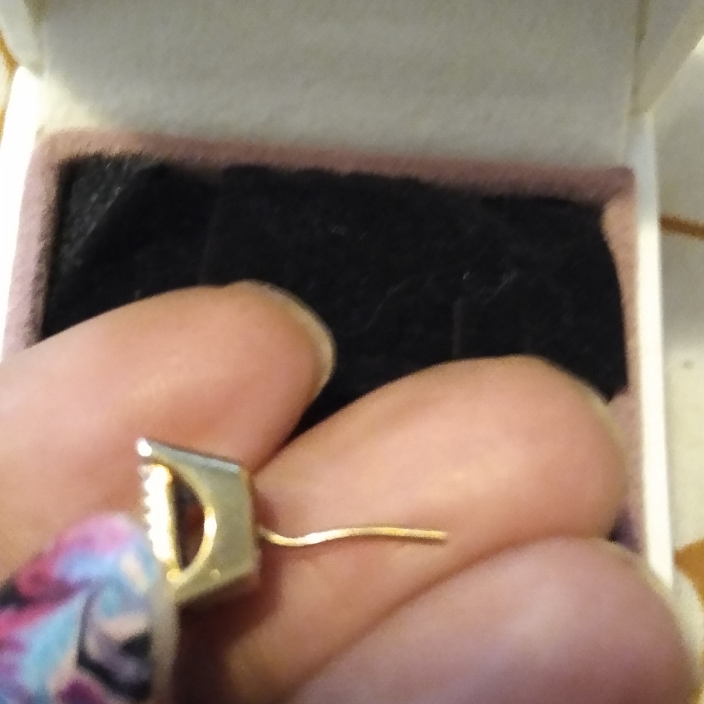 Earring - Picture 2 of 7